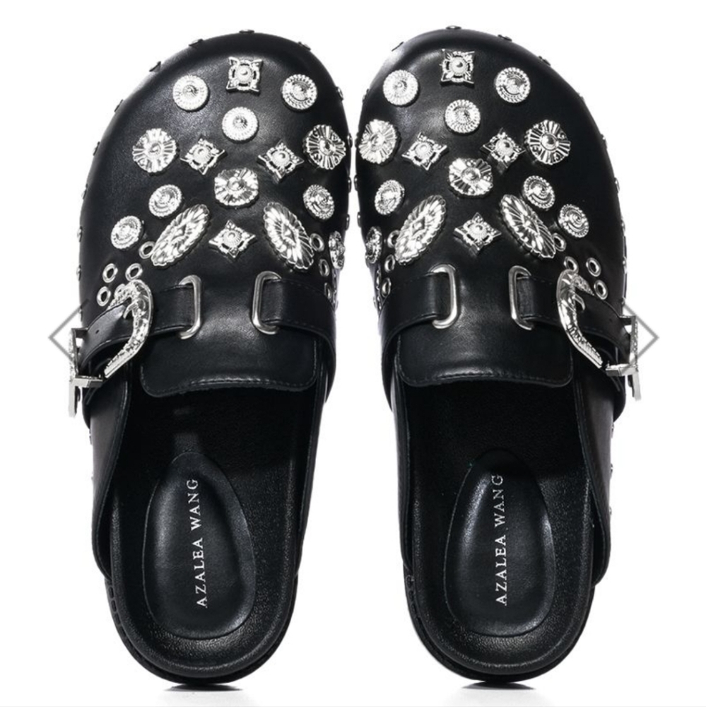AKIRA CLOGS